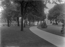 White House drive to entrance
