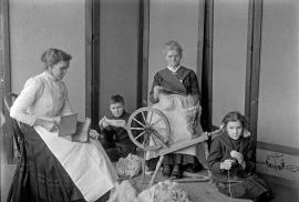 Spinning group : Mesdames Rioux and Berube , Jerome and Mary